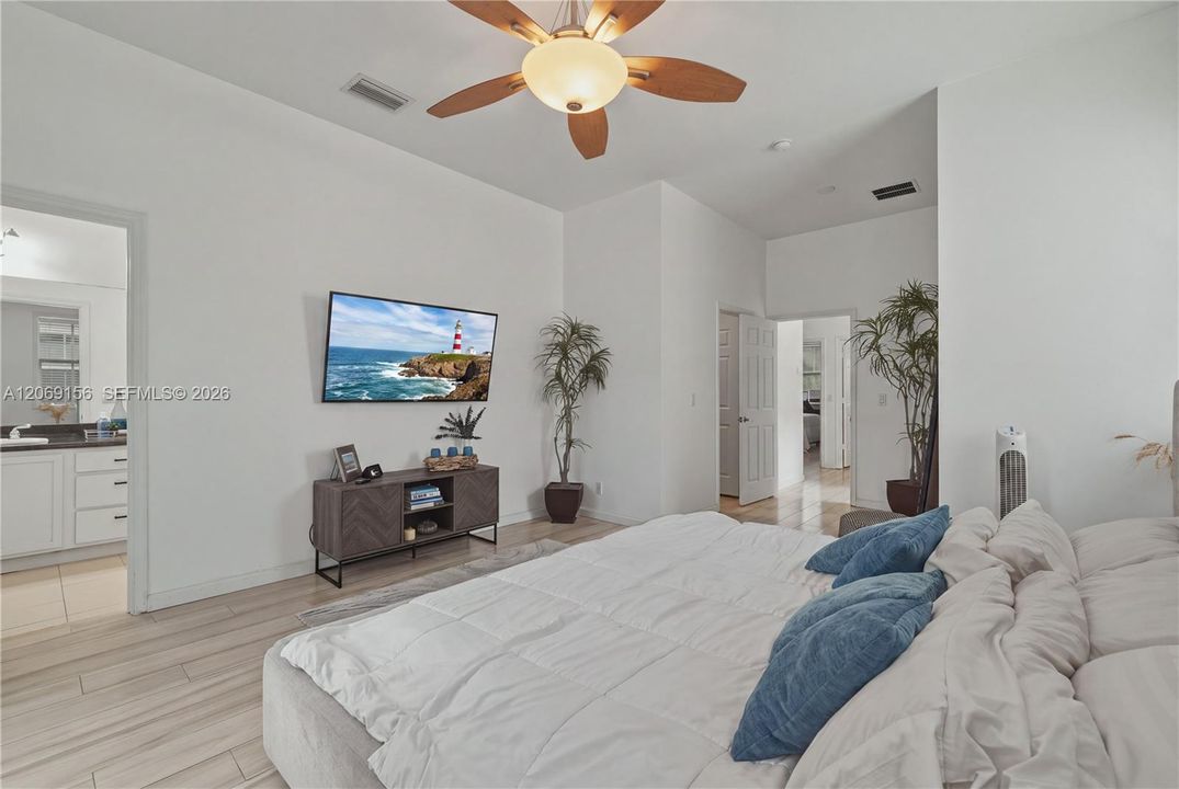 En Venta: $465,000 (3 camas, 2 baños, 1562 Pies cuadrados)