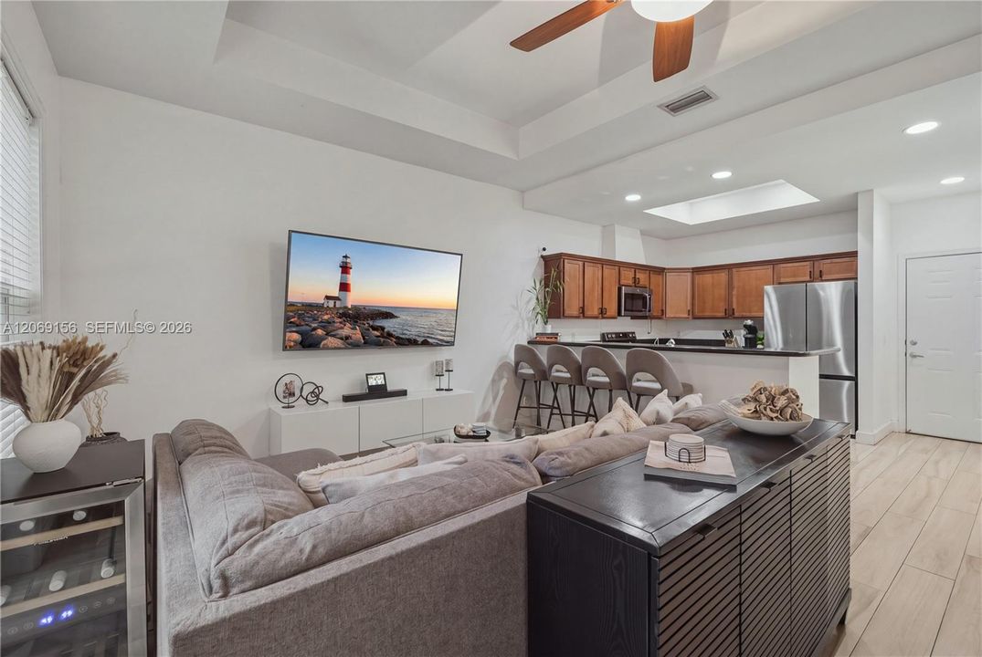 En Venta: $465,000 (3 camas, 2 baños, 1562 Pies cuadrados)