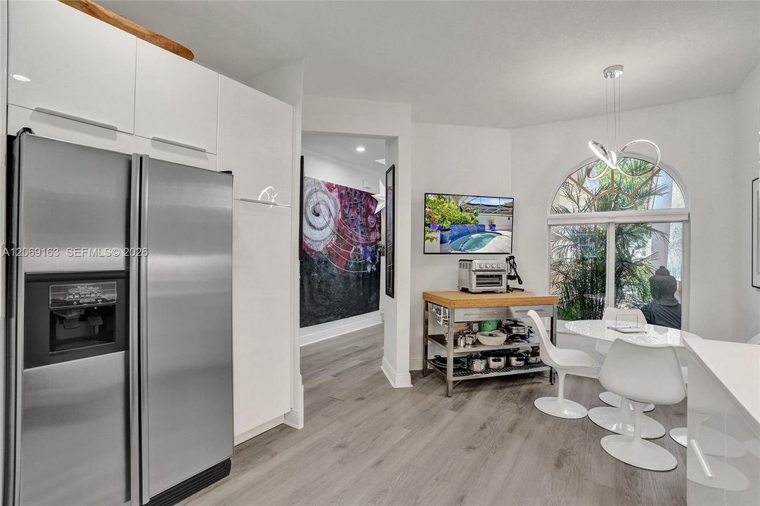For Rent: $5,499 (3 beds, 3 baths, 2617 Square Feet)