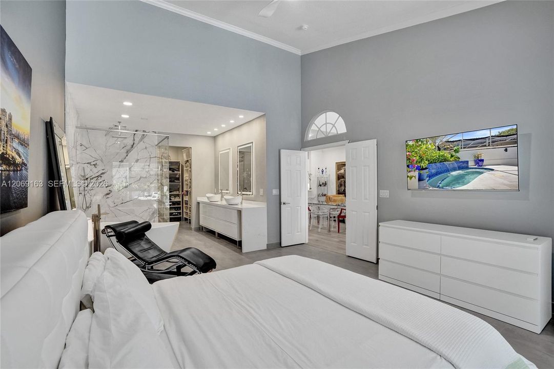 For Rent: $5,499 (3 beds, 3 baths, 2617 Square Feet)