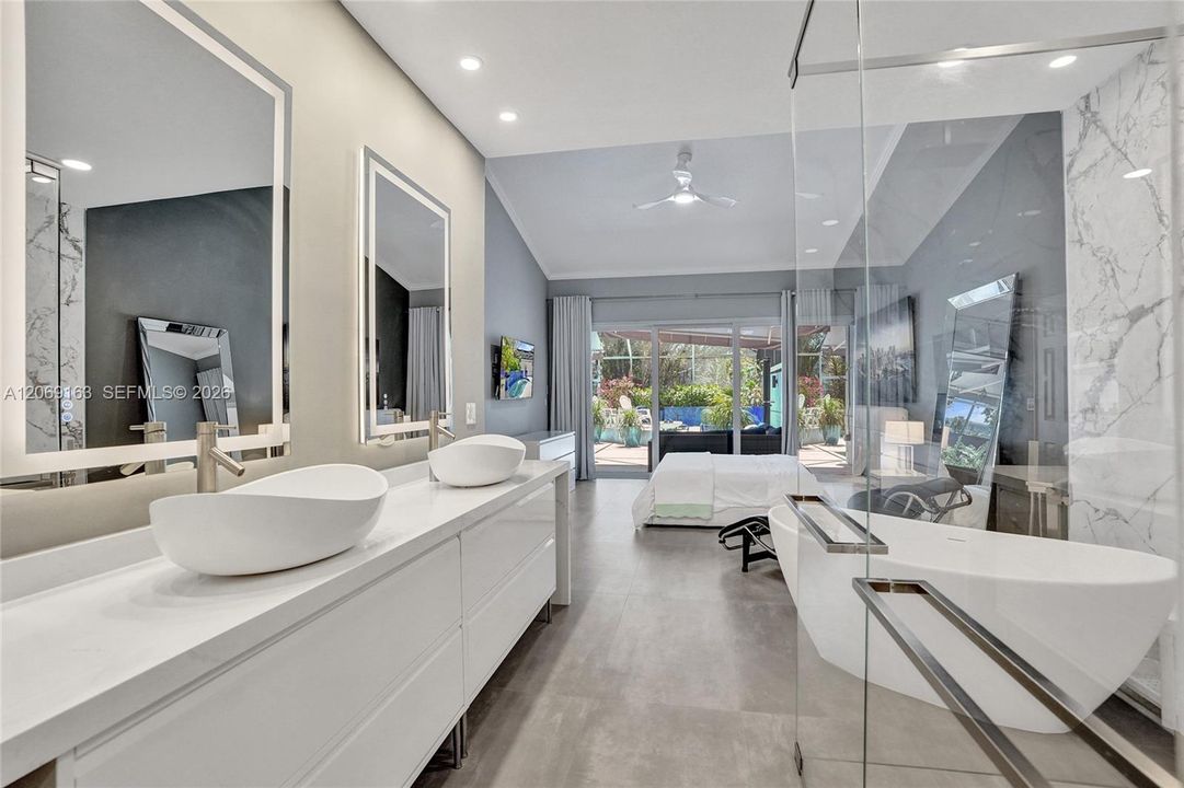For Rent: $5,499 (3 beds, 3 baths, 2617 Square Feet)