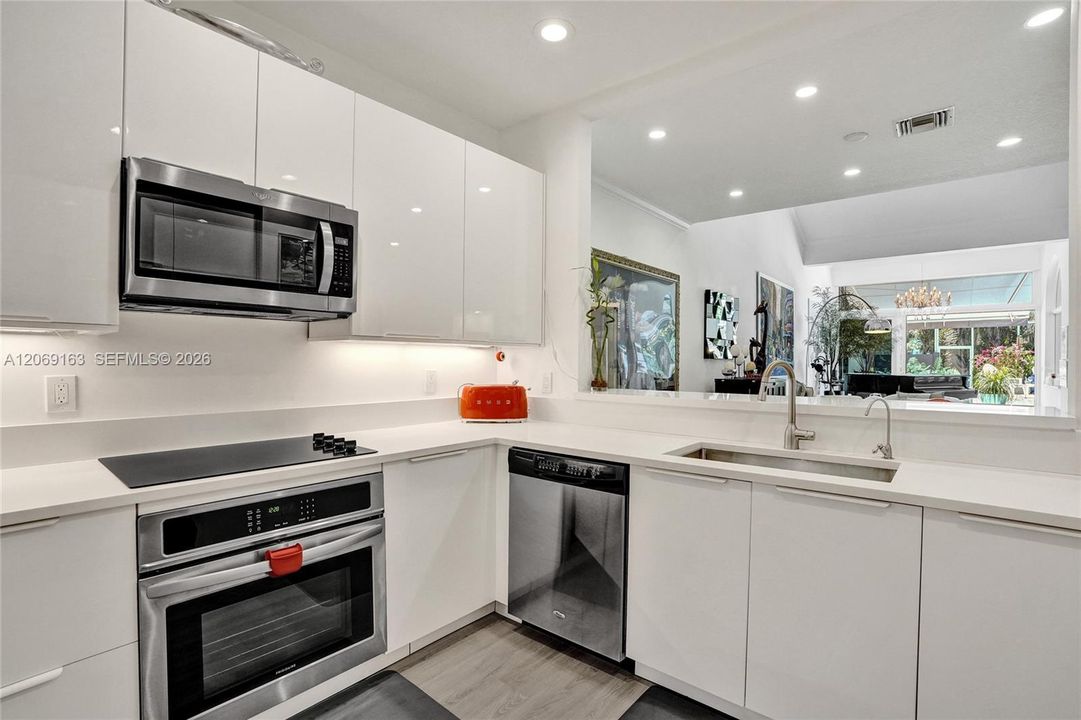 For Rent: $5,499 (3 beds, 3 baths, 2617 Square Feet)