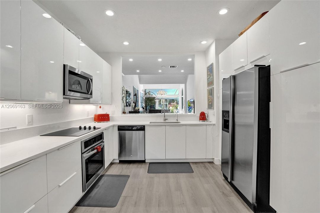 For Rent: $5,499 (3 beds, 3 baths, 2617 Square Feet)
