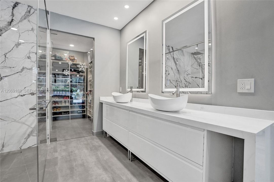 For Rent: $5,499 (3 beds, 3 baths, 2617 Square Feet)