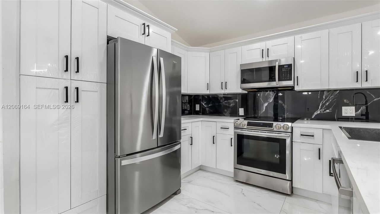 En Venta: $545,000 (4 camas, 4 baños, 0 Pies cuadrados)