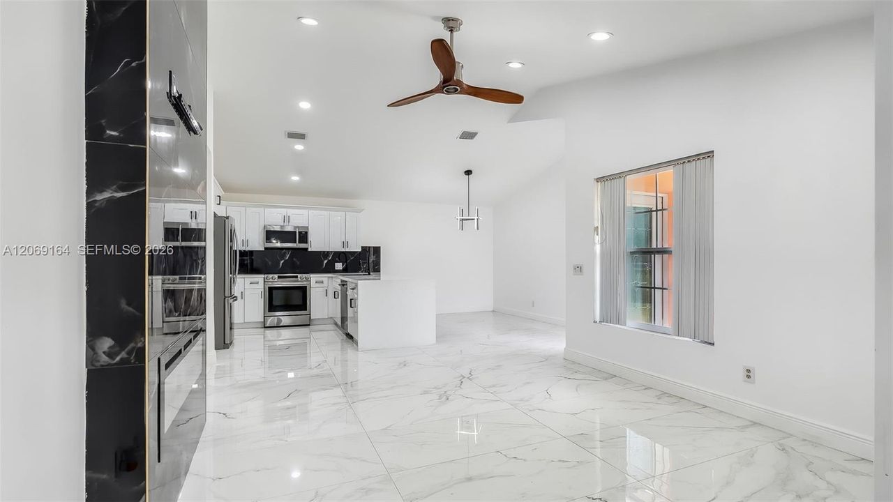 En Venta: $545,000 (4 camas, 4 baños, 0 Pies cuadrados)