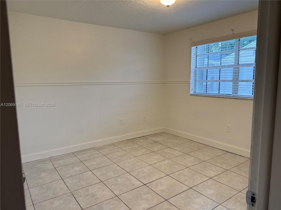 For Rent: $2,700 (2 beds, 2 baths, 1223 Square Feet)