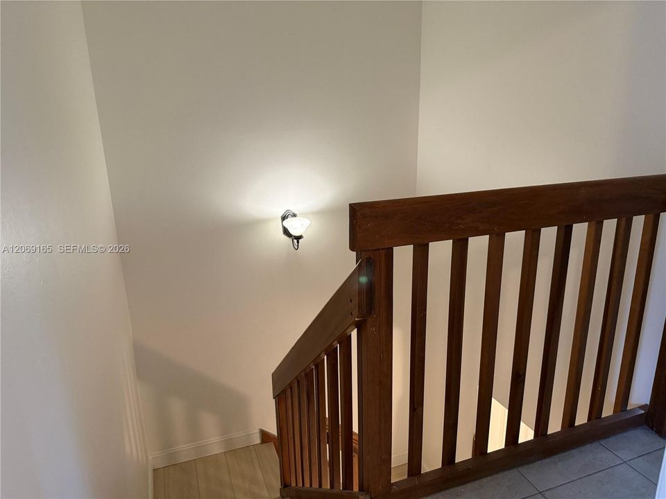 For Rent: $2,700 (2 beds, 2 baths, 1223 Square Feet)