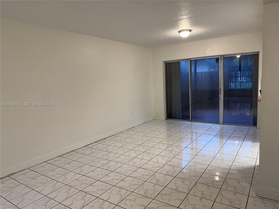 For Rent: $2,700 (2 beds, 2 baths, 1223 Square Feet)