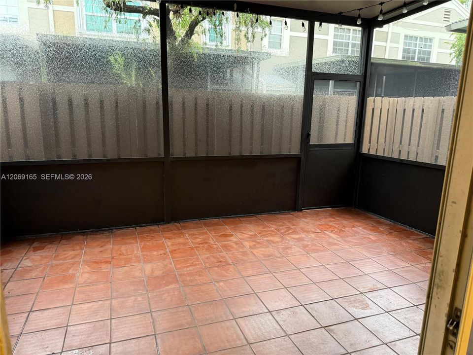 For Rent: $2,700 (2 beds, 2 baths, 1223 Square Feet)