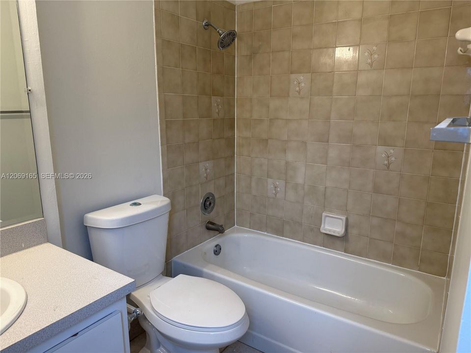 For Rent: $2,700 (2 beds, 2 baths, 1223 Square Feet)