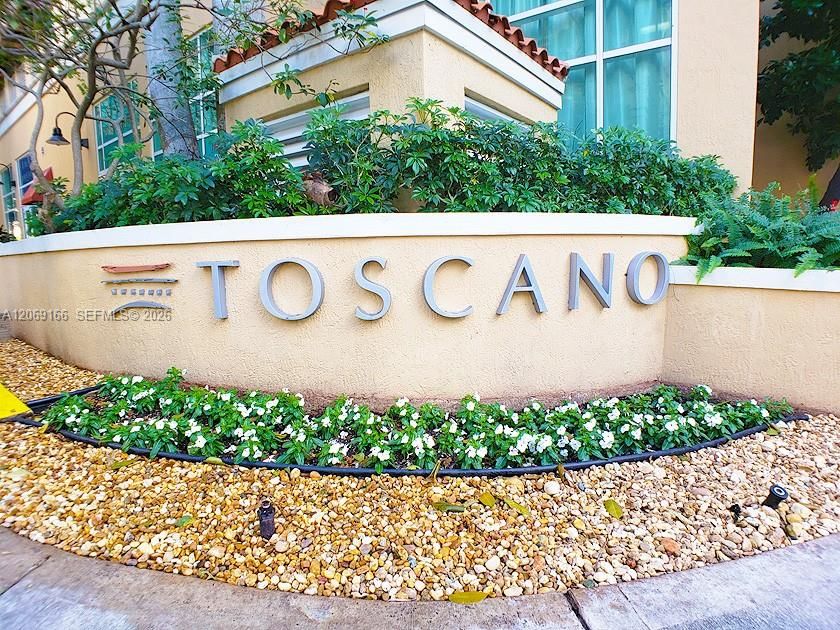 For Sale: $440,000 (2 beds, 2 baths, 1155 Square Feet)