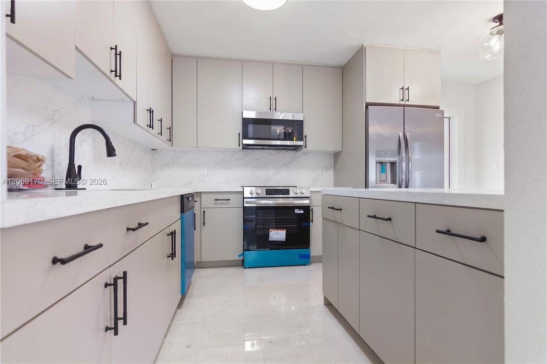 For Sale: $559,000 (3 beds, 1 baths, 1708 Square Feet)