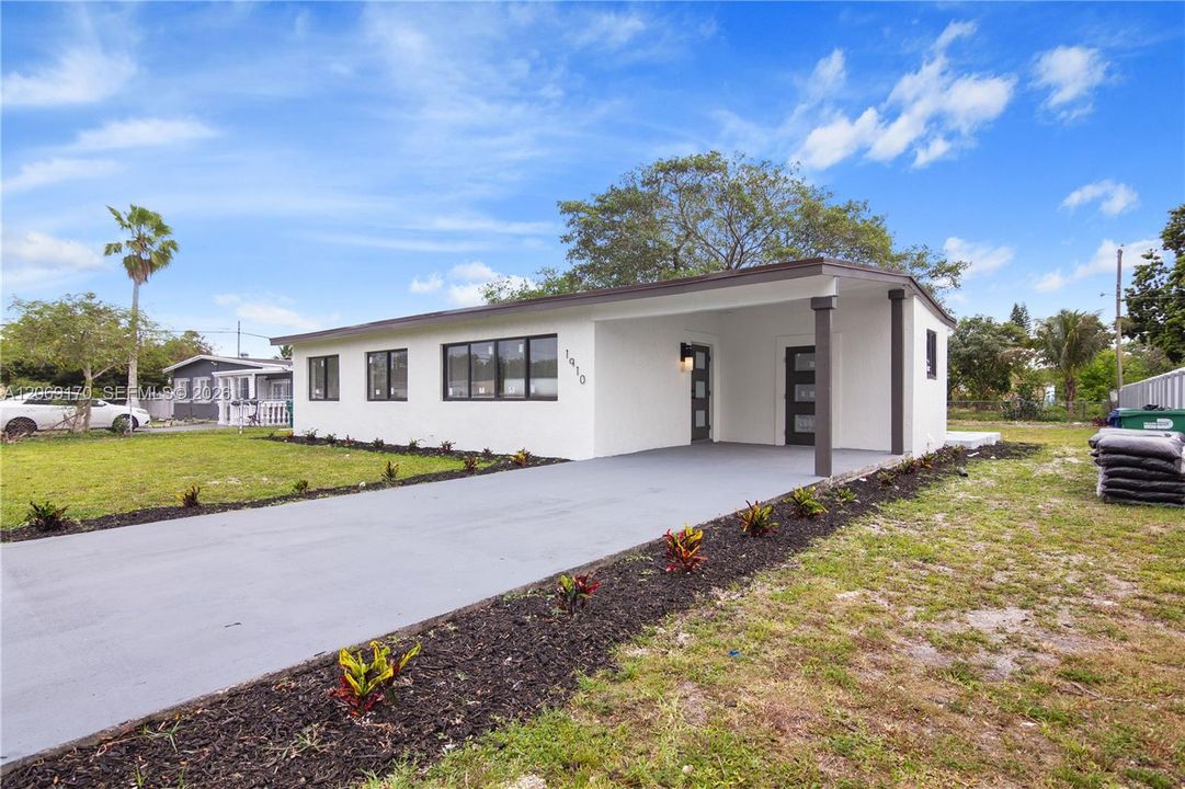 For Sale: $559,000 (3 beds, 1 baths, 1708 Square Feet)