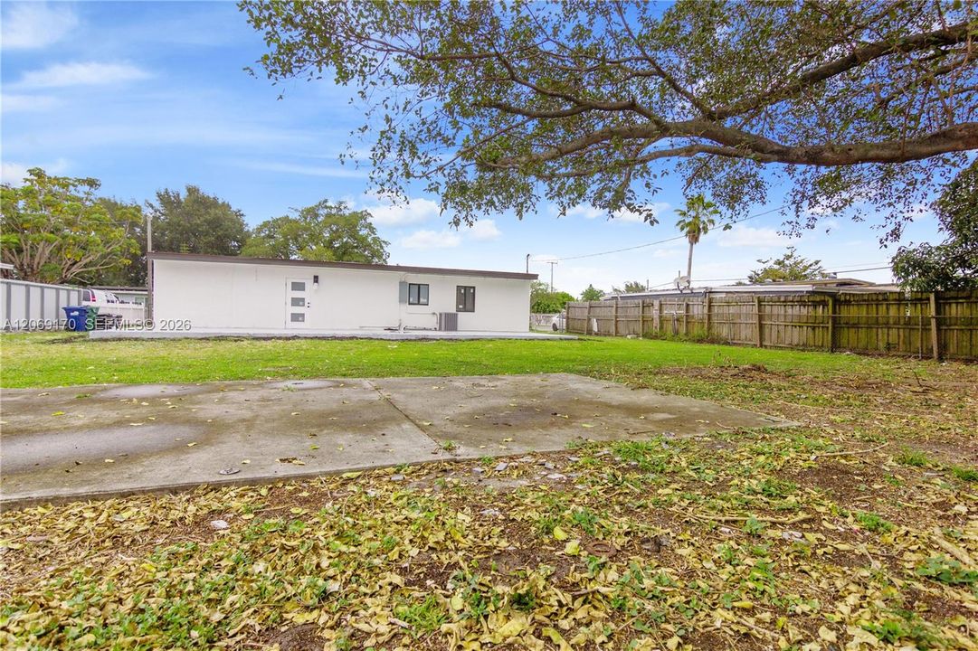 For Sale: $559,000 (3 beds, 1 baths, 1708 Square Feet)