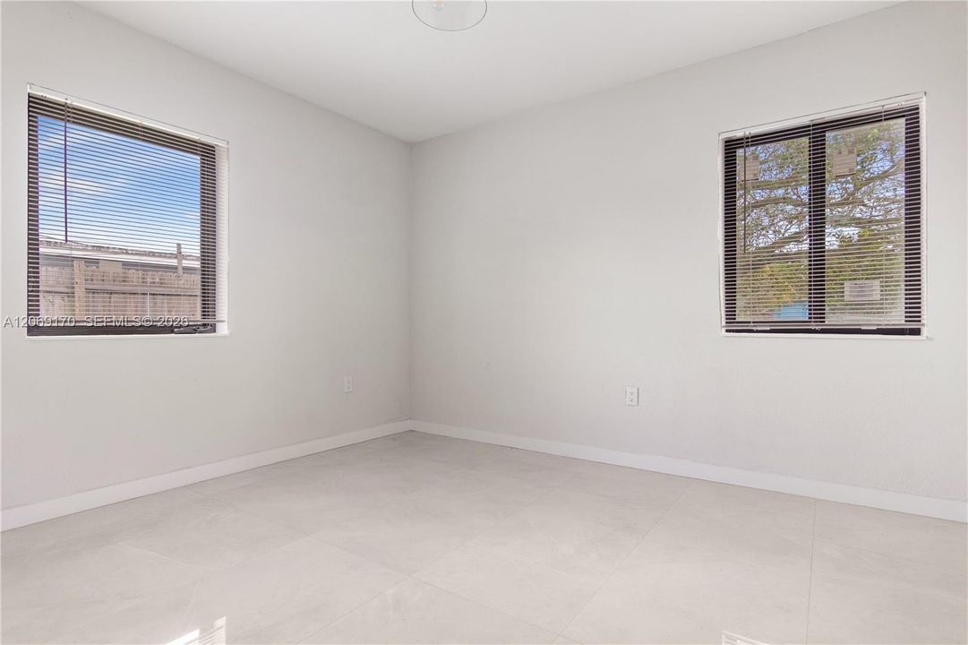 For Sale: $559,000 (3 beds, 1 baths, 1708 Square Feet)