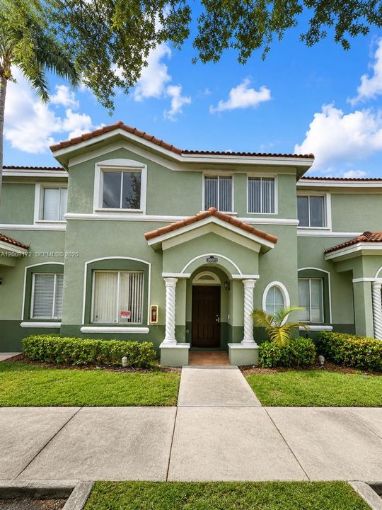 For Rent: $2,300 (4 beds, 3 baths, 1423 Square Feet)
