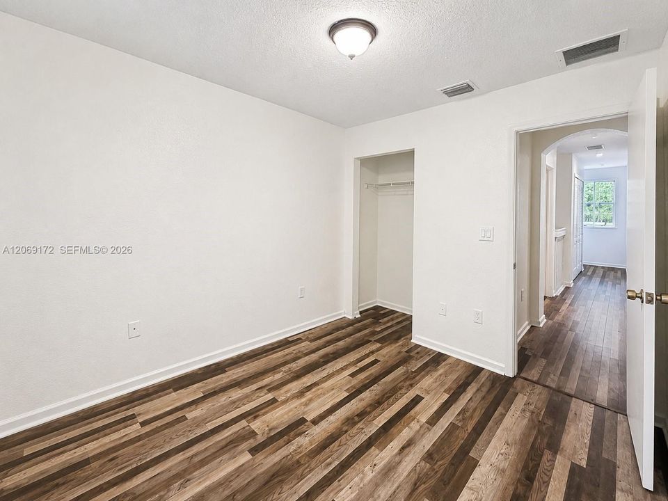 For Rent: $2,300 (4 beds, 3 baths, 1423 Square Feet)