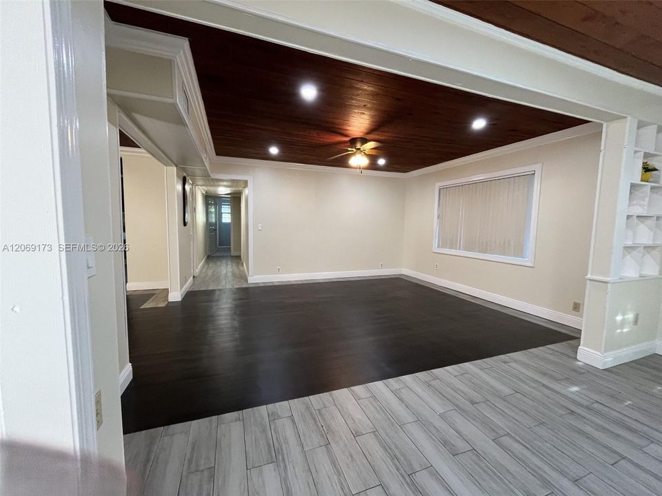En Venta: $395,000 (3 camas, 1 baños, 1363 Pies cuadrados)
