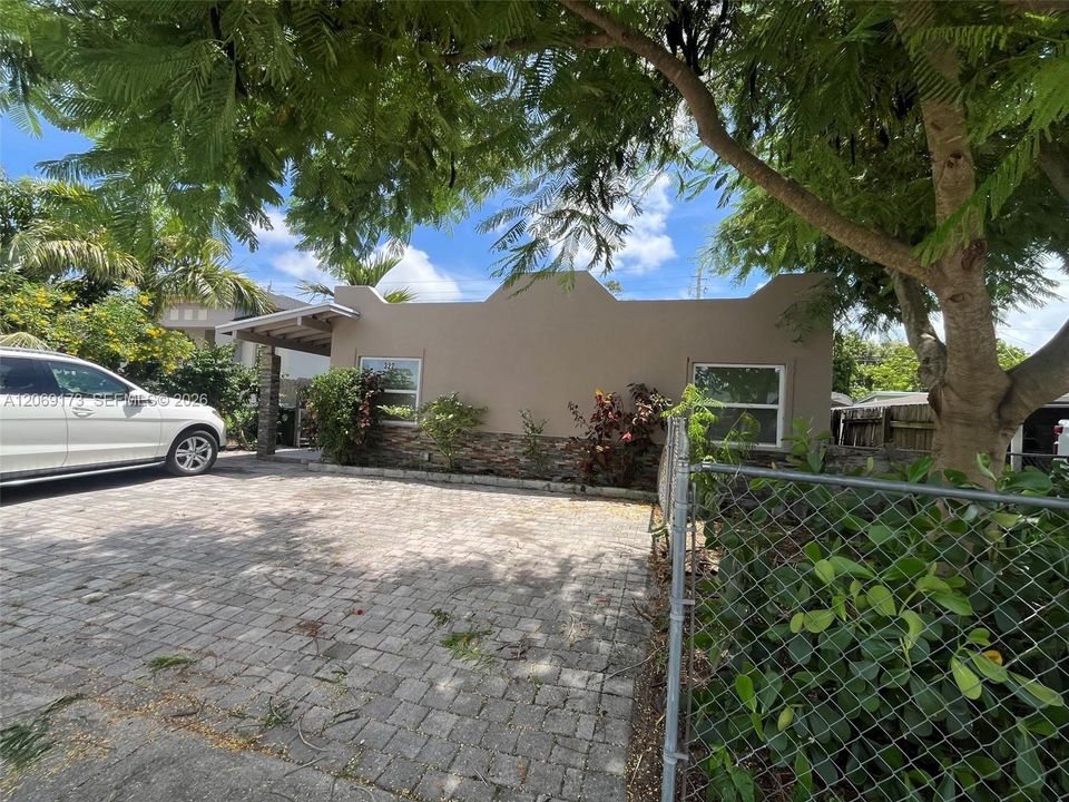 En Venta: $395,000 (3 camas, 1 baños, 1363 Pies cuadrados)