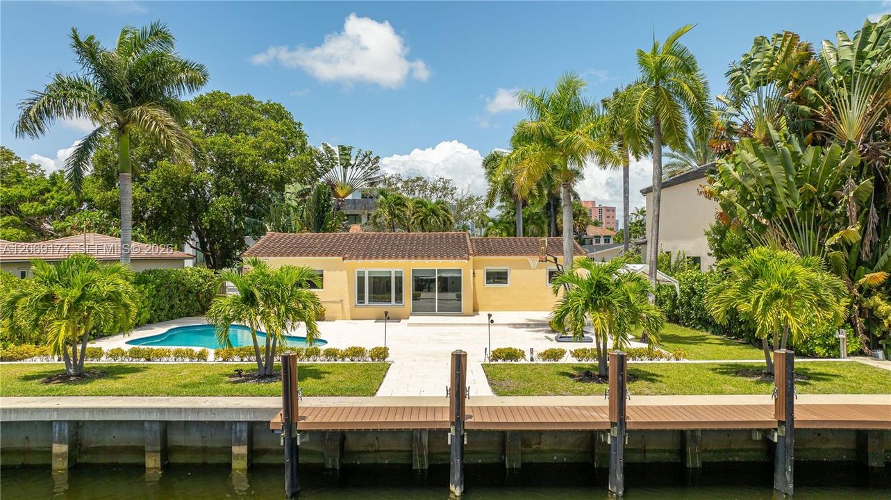 For Rent: $9,500 (3 beds, 3 baths, 1646 Square Feet)