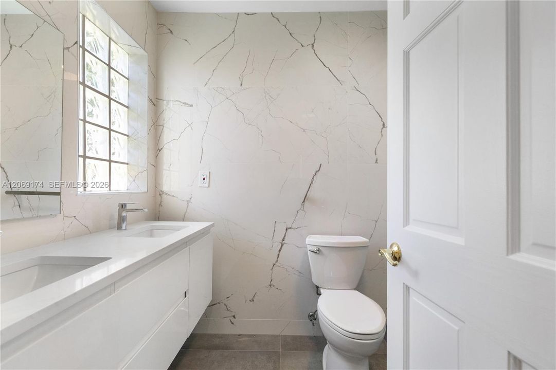 For Rent: $9,500 (3 beds, 3 baths, 1646 Square Feet)