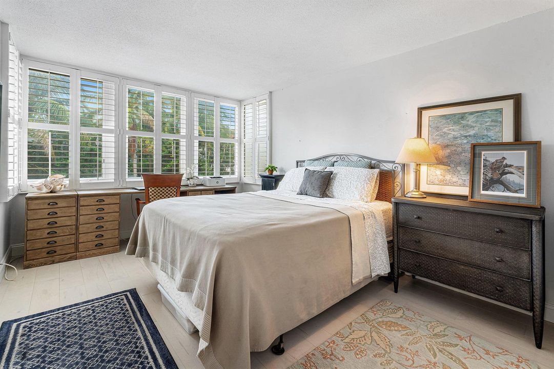 012 Guest bedroom