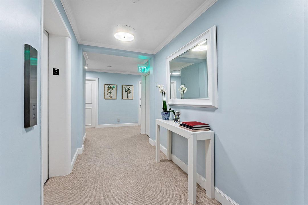 001 New hallways