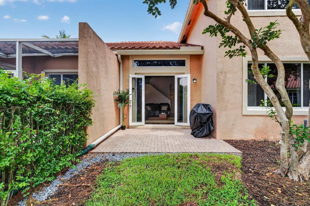 037-028-Patio-1500x998
