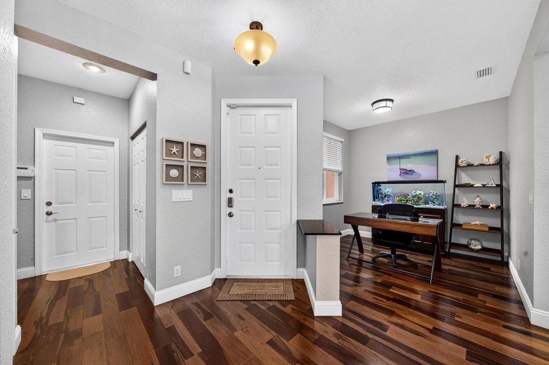 006-027-Foyer-1500x999