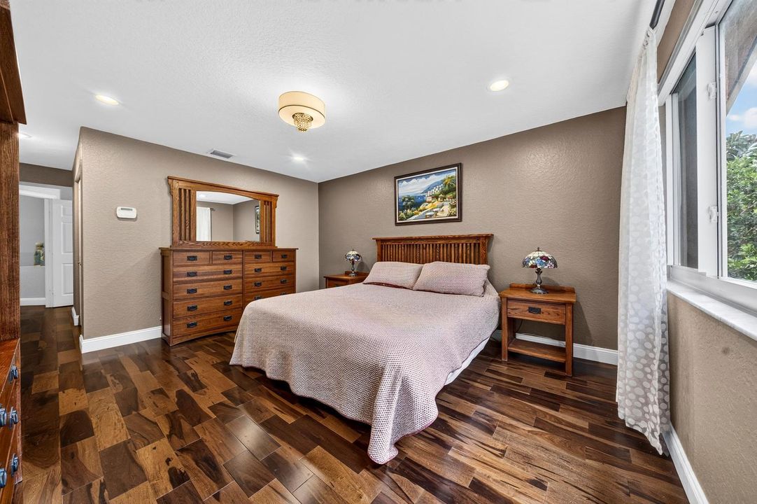 025-010-Primary Bedroom-1500x999