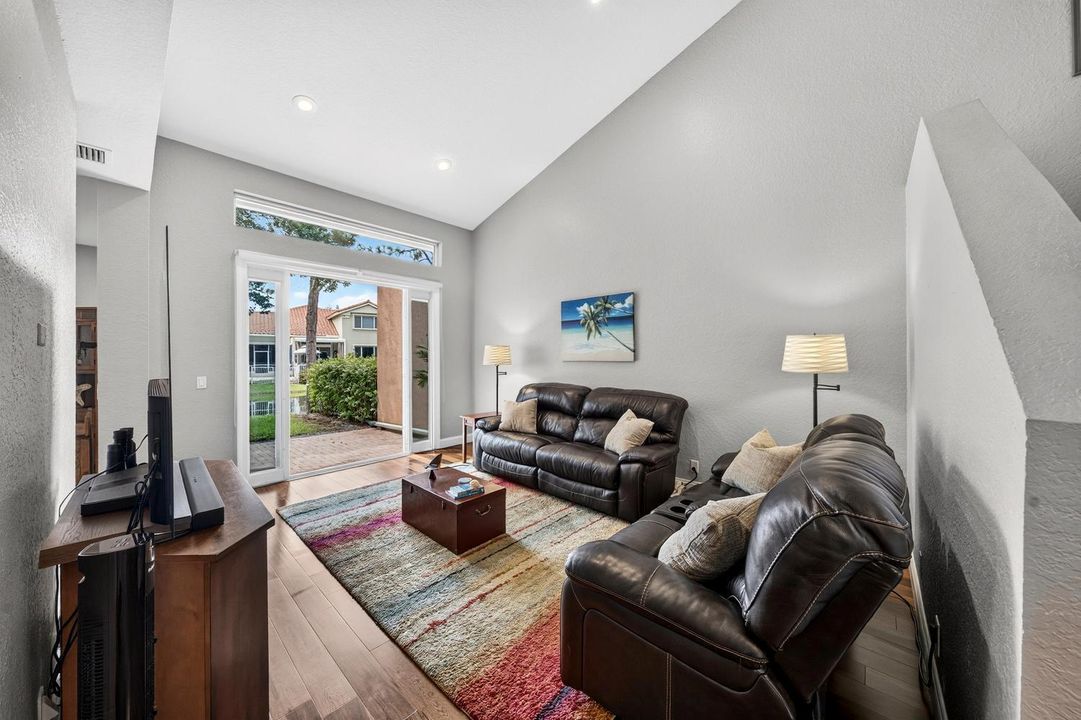 019-012-Living Room-1500x1000