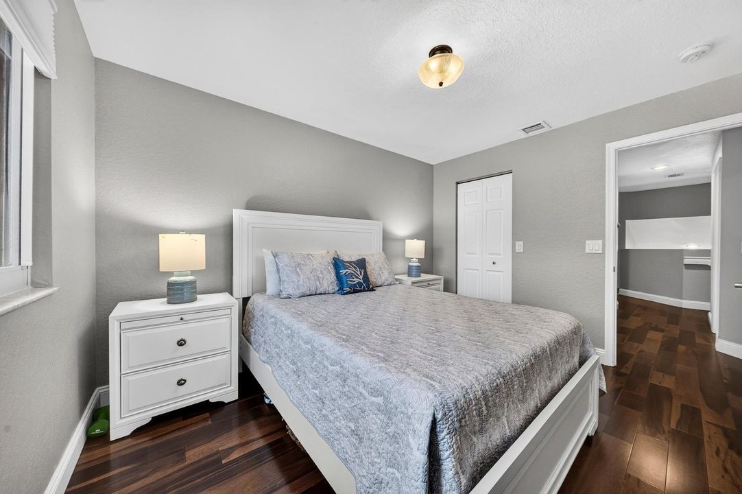 036-037-Bedroom-1500x999