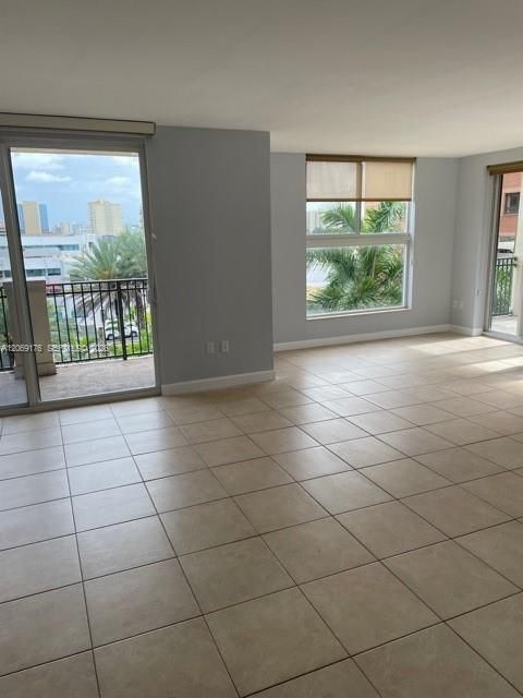 For Sale: $480,000 (2 beds, 2 baths, 1219 Square Feet)