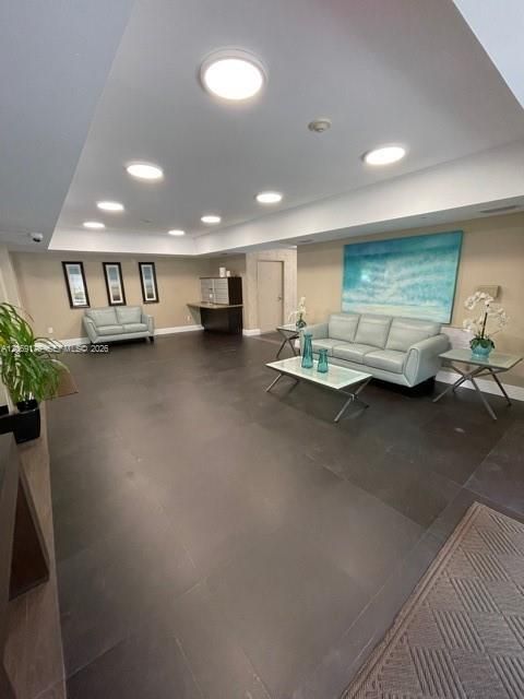 For Sale: $480,000 (2 beds, 2 baths, 1219 Square Feet)