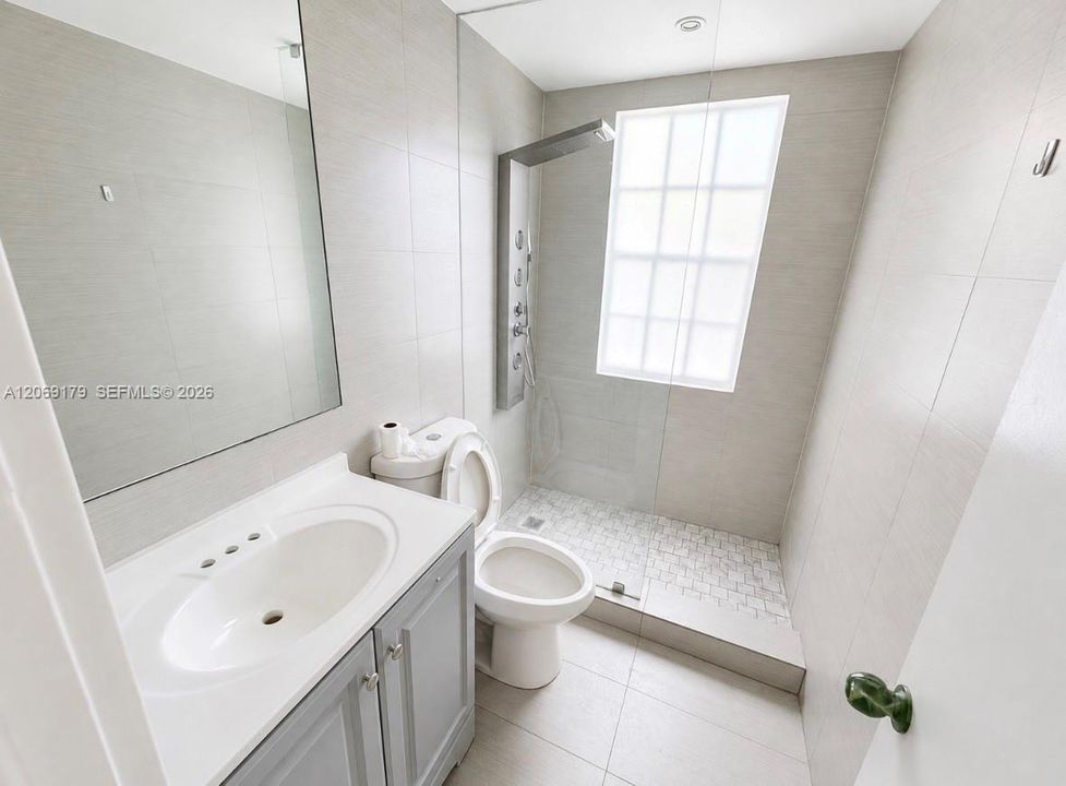 В аренду: $2,650 (2 спален, 1 ванн, 585 Квадратных фут)
