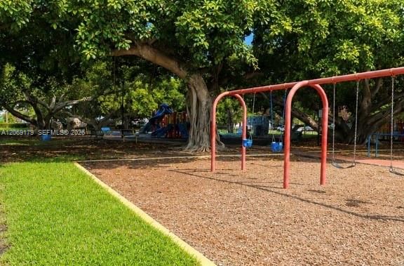 flamingo park playground