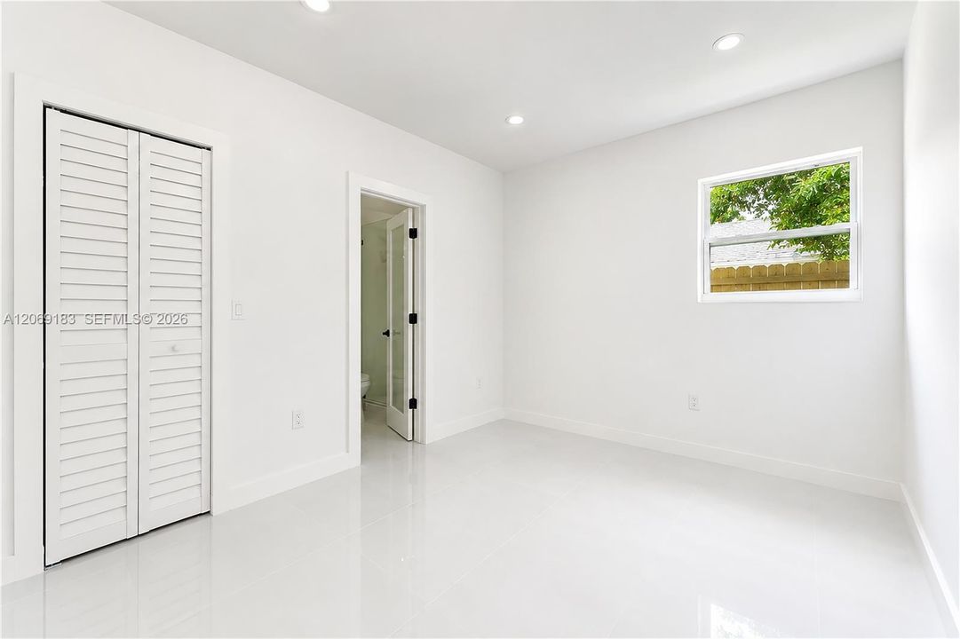 For Sale: $430,000 (4 beds, 1 baths, 1034 Square Feet)