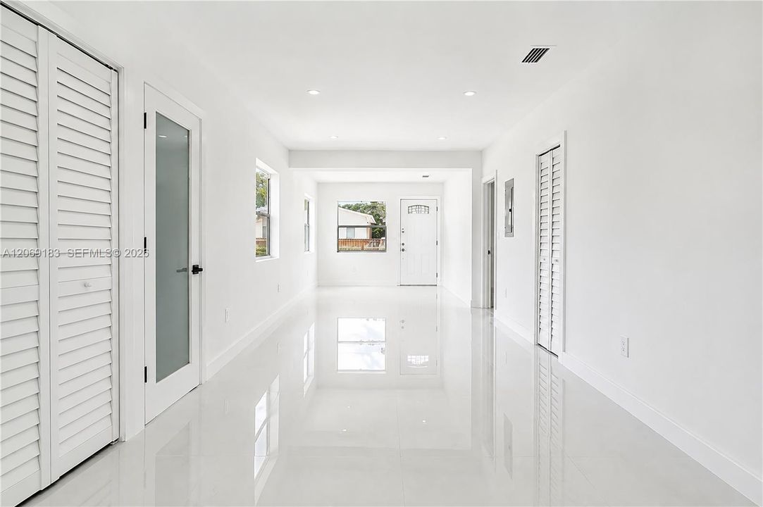 For Sale: $430,000 (4 beds, 1 baths, 1034 Square Feet)