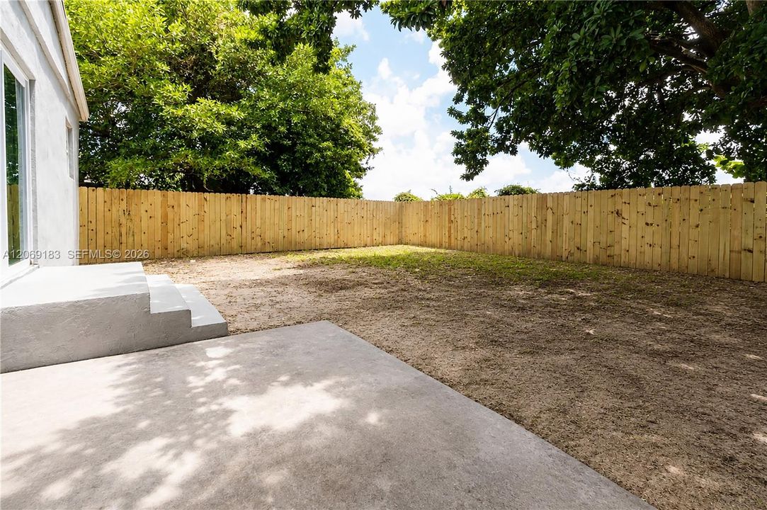 For Sale: $430,000 (4 beds, 1 baths, 1034 Square Feet)