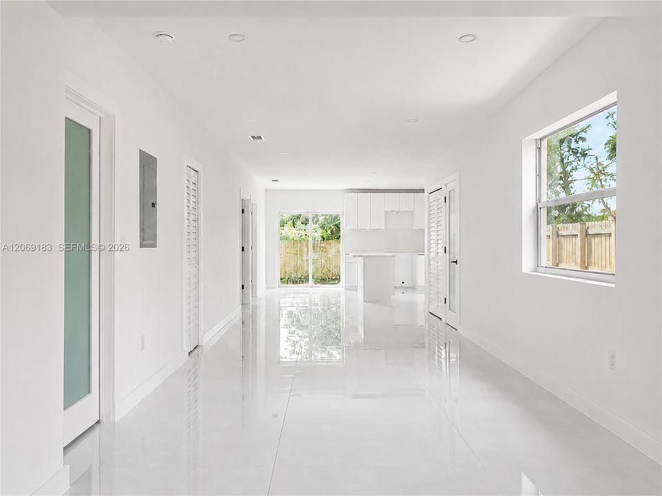 For Sale: $430,000 (4 beds, 1 baths, 1034 Square Feet)
