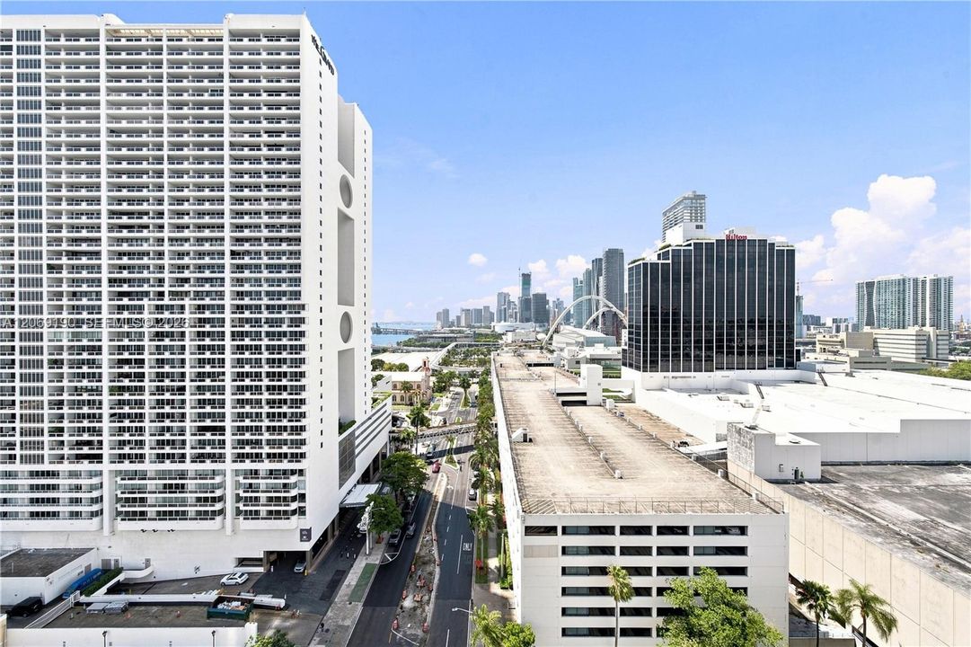 For Rent: $3,200 (1 beds, 1 baths, 791 Square Feet)