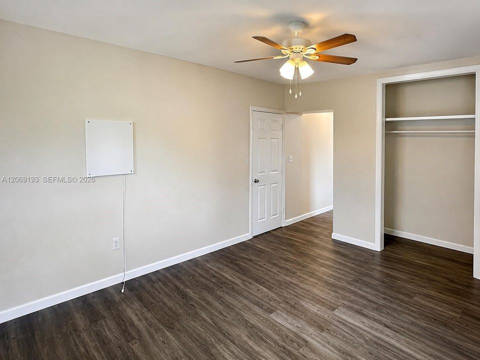 For Rent: $1,400 (1 beds, 1 baths, 1080 Square Feet)