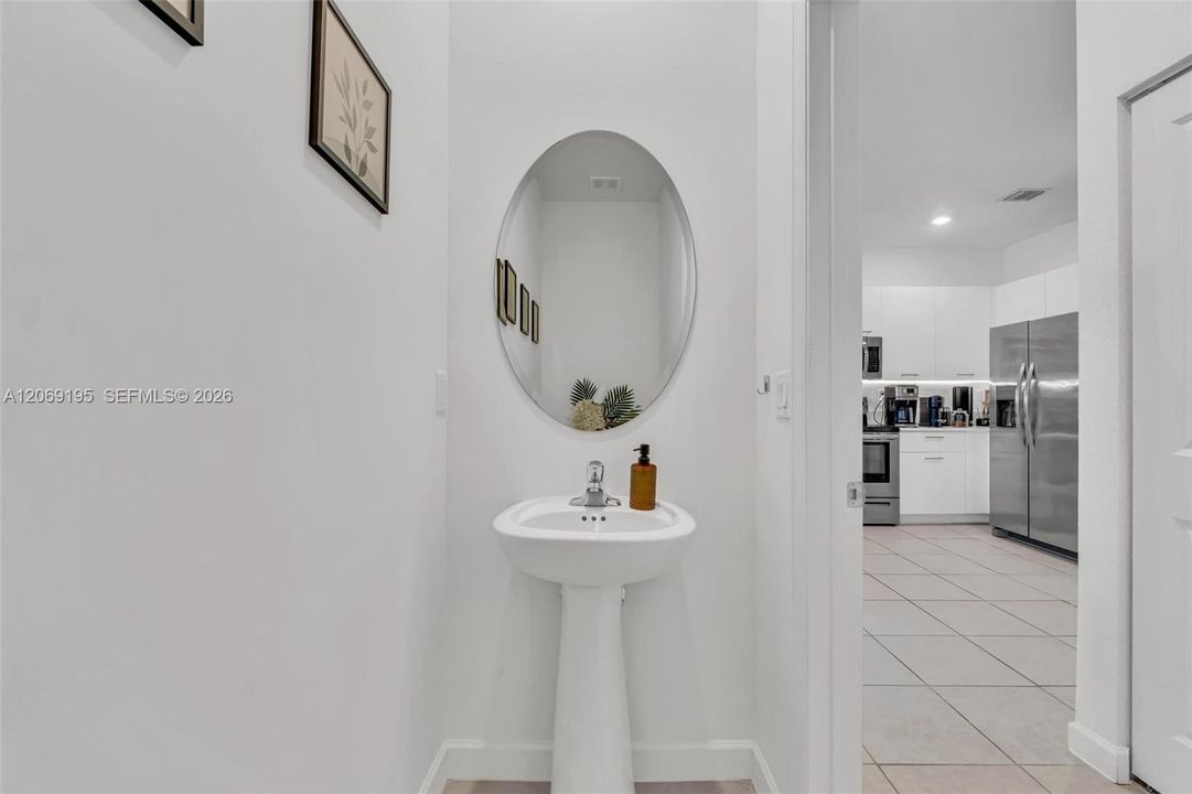En Renta: $4,100 (4 camas, 2 baños, 1820 Pies cuadrados)