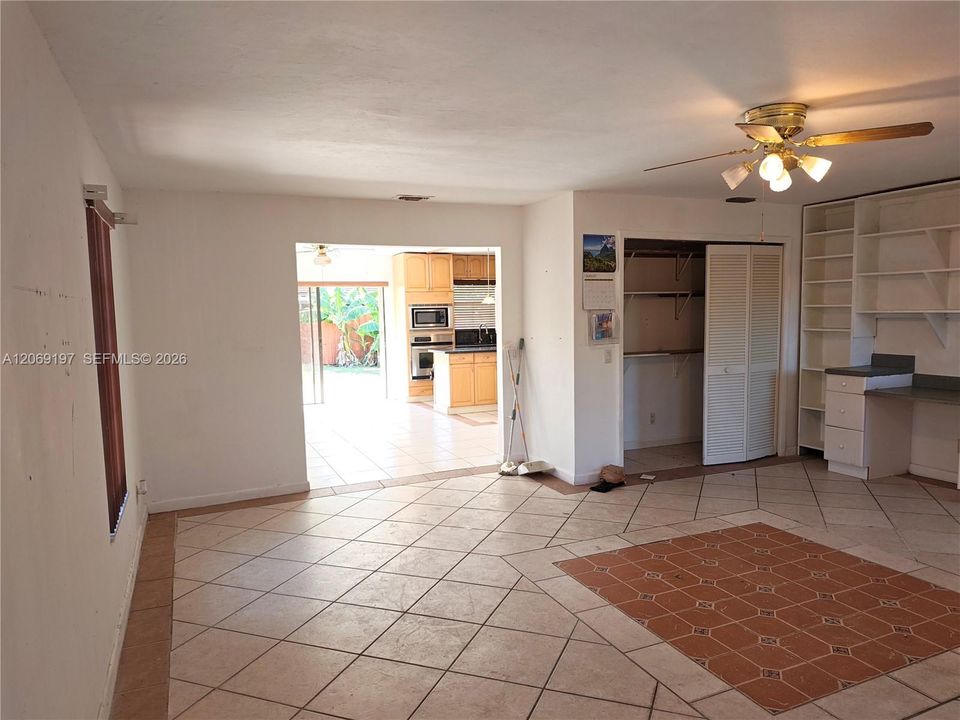 For Sale: $799,000 (3 beds, 2 baths, 2415 Square Feet)