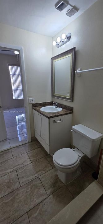 For Rent: $2,000 (2 beds, 2 baths, 830 Square Feet)