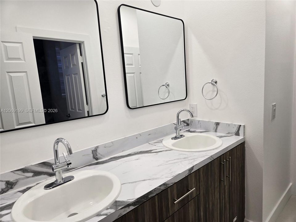 В аренду: $4,900 (4 спален, 3 ванн, 2997 Квадратных фут)