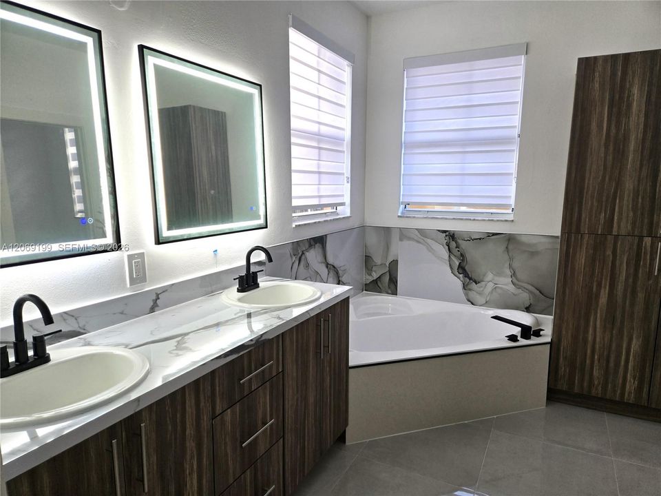 В аренду: $4,900 (4 спален, 3 ванн, 2997 Квадратных фут)