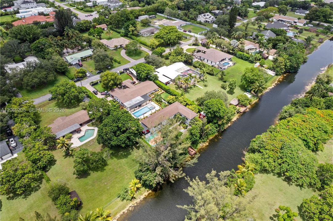 For Sale: $2,675,000 (6 beds, 3 baths, 6329 Square Feet)