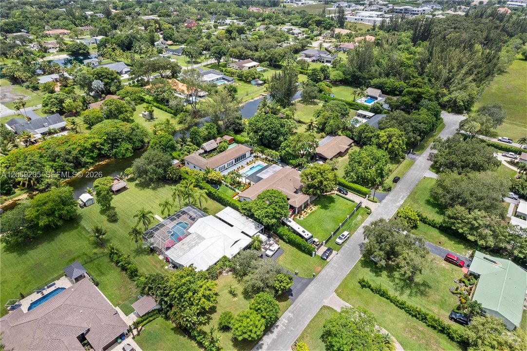 For Sale: $2,675,000 (6 beds, 3 baths, 6329 Square Feet)